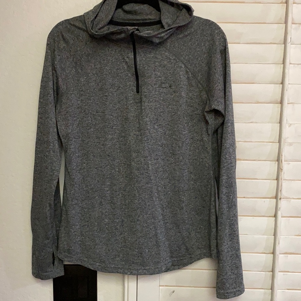 Oakley activewear top
